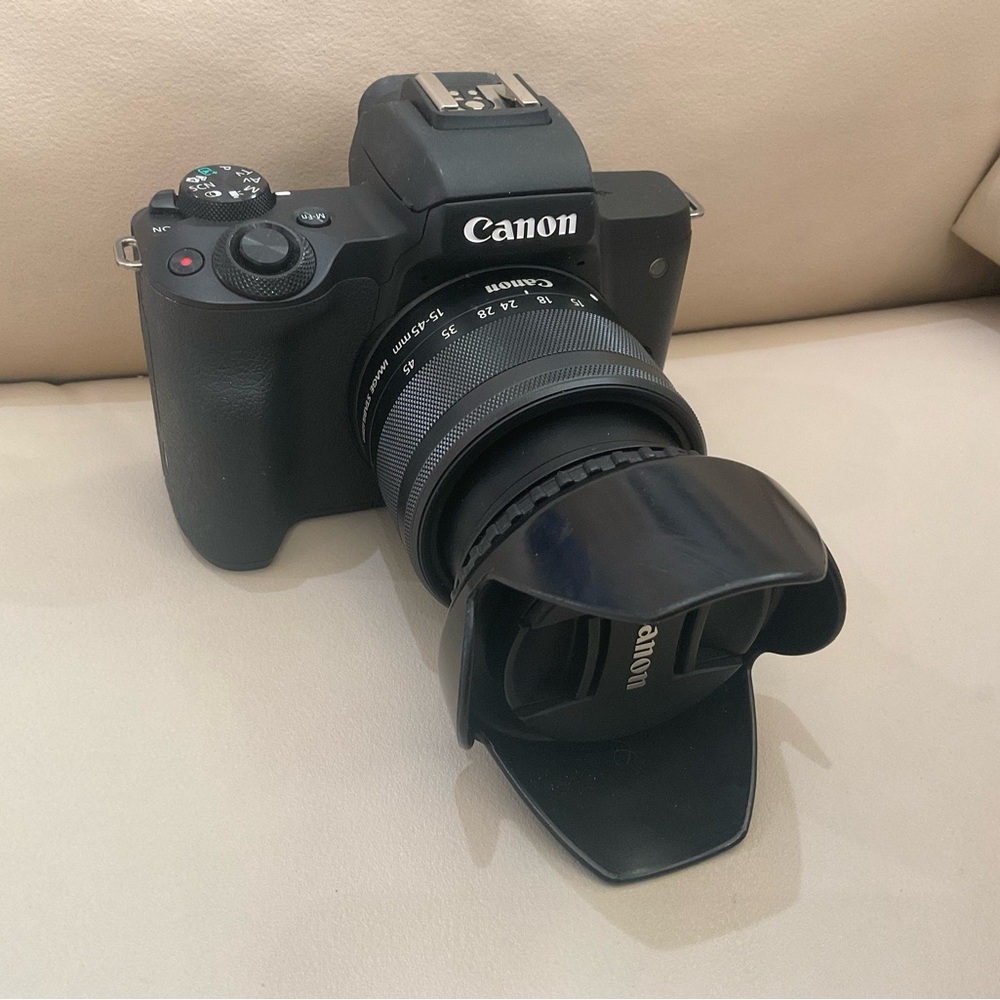EOS M50